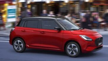 Suzuki Swift di colore rosso