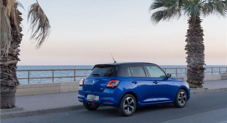 Suzuki Swift parcheggiata