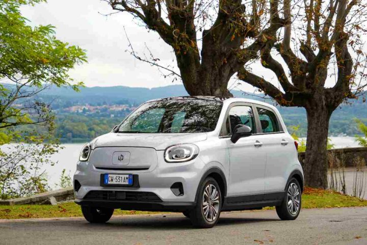 Una Leapmotor T03 in strada