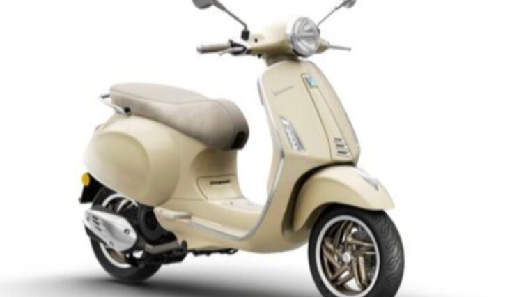 Vespa Piaggio Primavera bianca