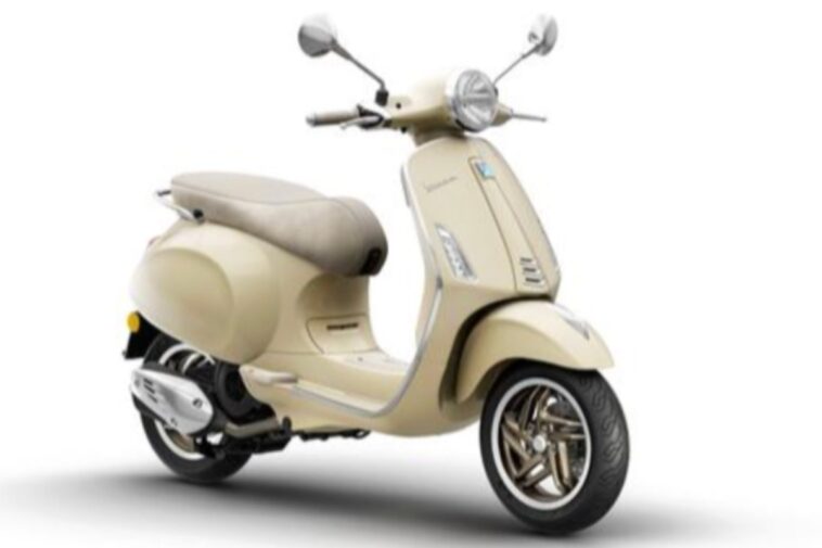 Vespa Piaggio Primavera bianca