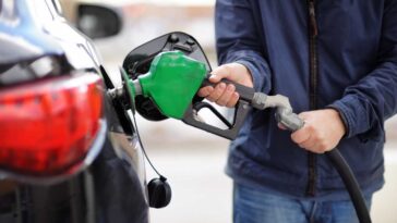 Carburanti mazzata a maggio