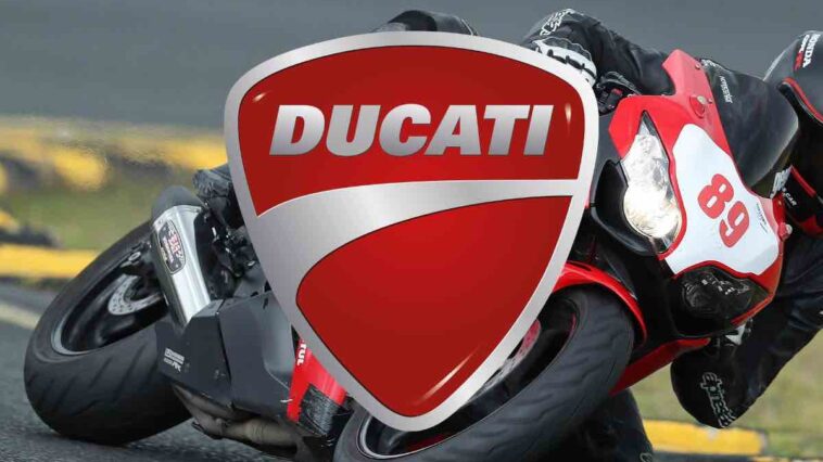 ducati superleggera v4 novità