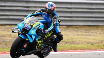 Ogura in sella all'Aprilia del team Trackhouse