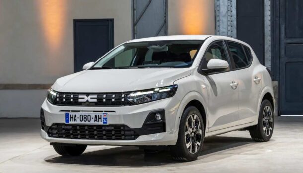 Dacia Sandero di colore bianco