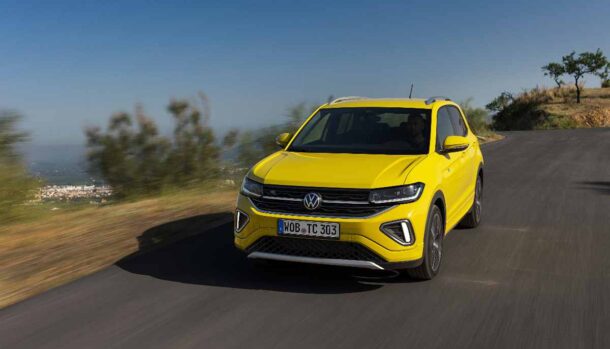 Volkswagen T-Cross in strada