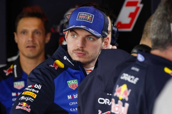 Max Verstappen nel box della Red Bull