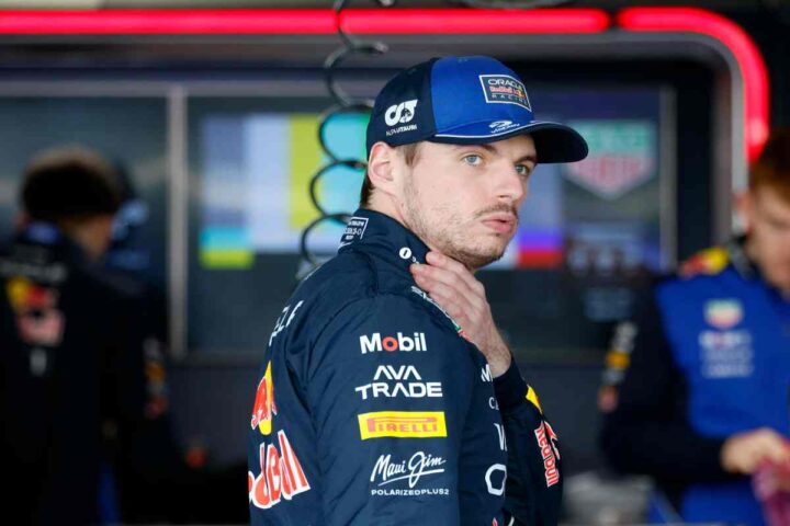 Max Verstappen al box Red Bull