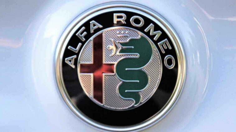Alfa Romeo punta su una supercar