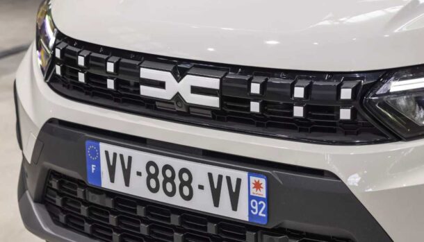 dacia logo citycar