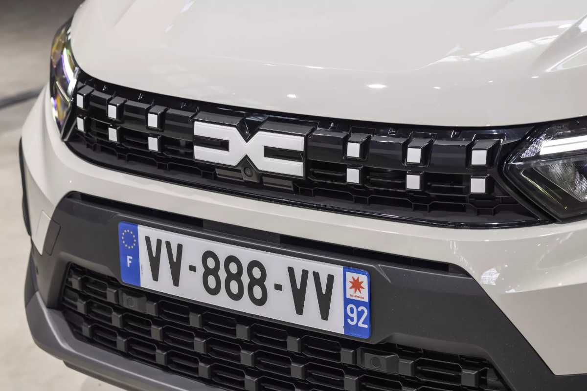 dacia logo citycar