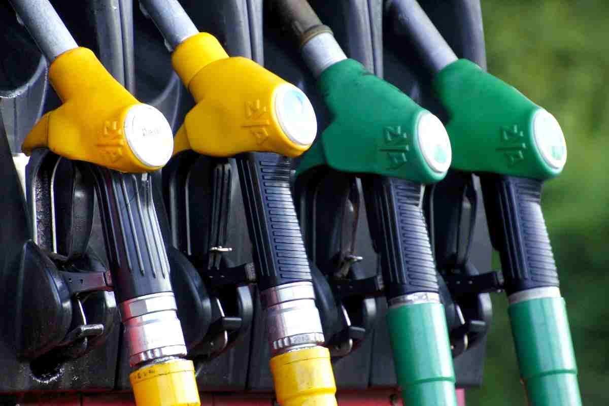 benzina atteggiamenti
