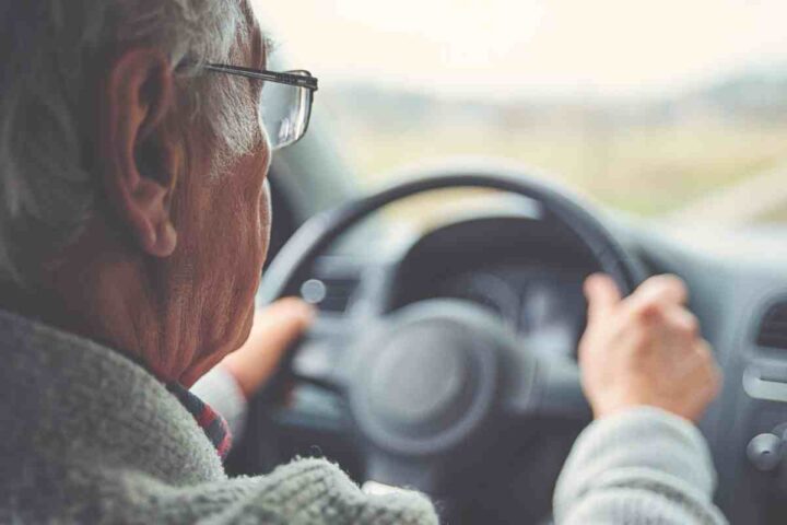 anziano auto