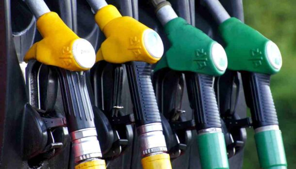 carburante calo prezzi